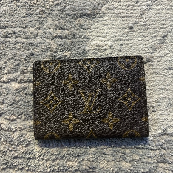 LOUIS VUITTON MONOGRAM CARD HOLDER - Picture 2 of 4